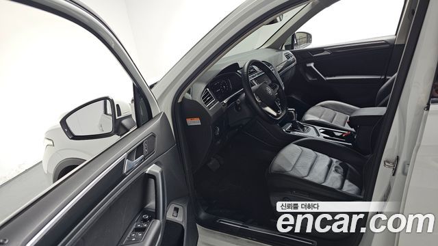 Volkswagen Tiguan 2021 — photo 13