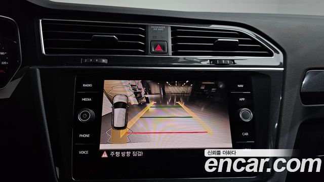 Volkswagen Tiguan 2021 — photo 21