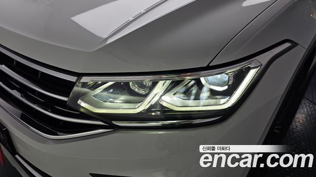 Volkswagen Tiguan 2021 — photo 8