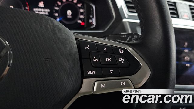 Volkswagen Tiguan 2021 — photo 29
