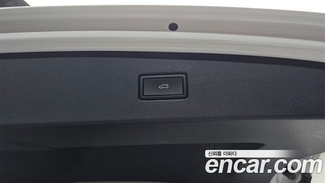 Volkswagen Tiguan 2021 — photo 32