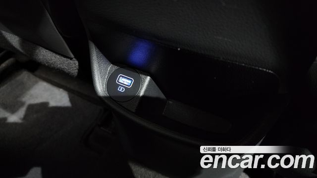 Hyundai Kona 2021 — photo 13