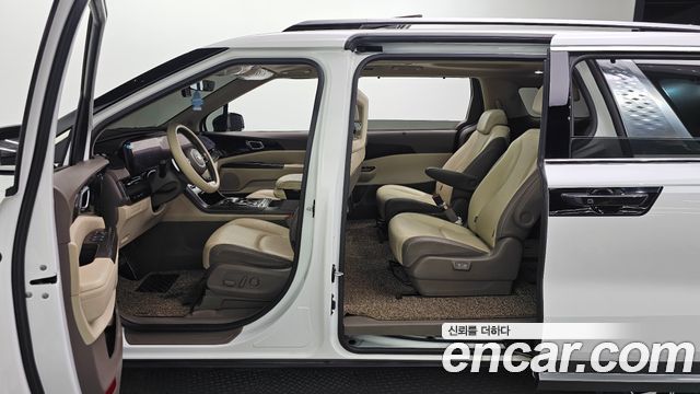 Kia Canival 2021 — photo 13