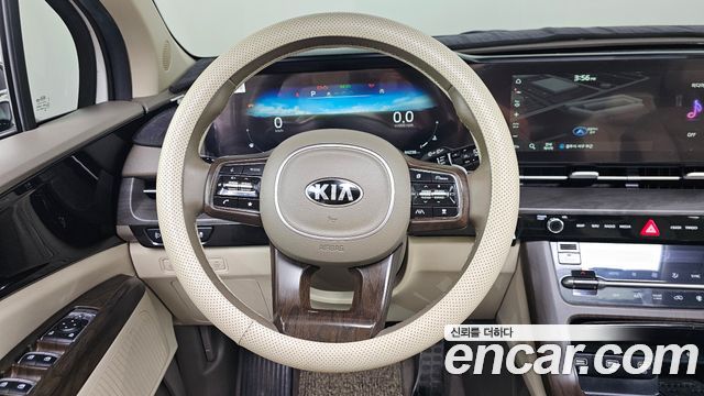 Kia Canival 2021 — photo 19