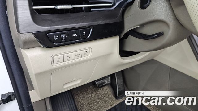 Kia Canival 2021 — photo 24