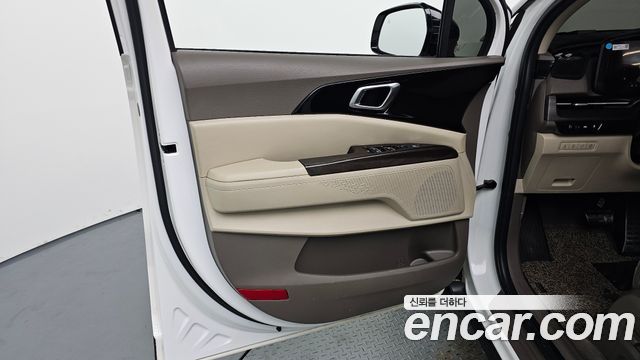 Kia Canival 2021 — photo 14