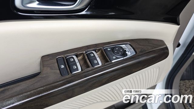 Kia Canival 2021 — photo 30