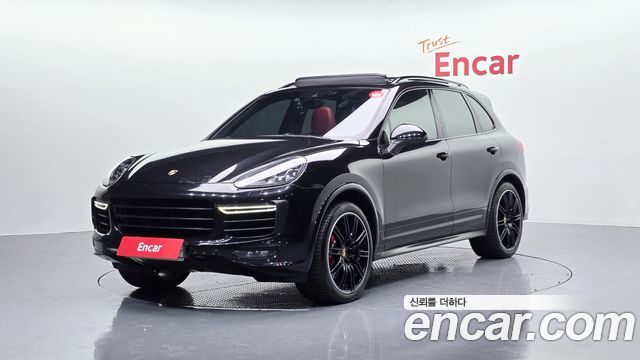 Porsche Cayenne 2016 — photo 1