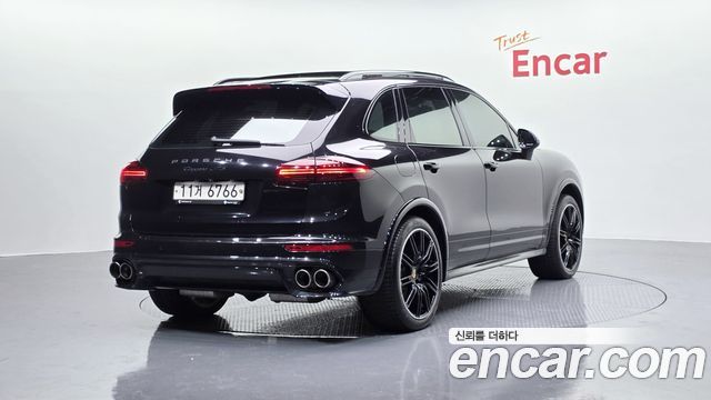 Porsche Cayenne 2016 — photo 2