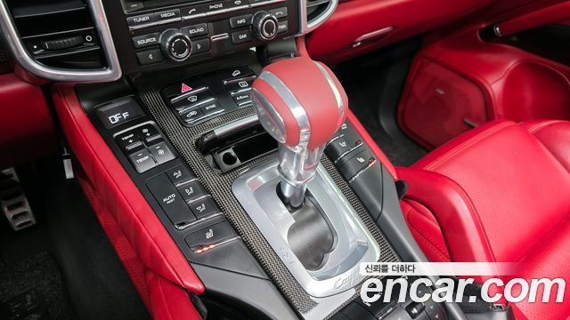 Porsche Cayenne 2016 — photo 9