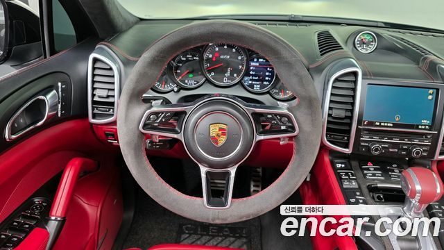 Porsche Cayenne 2016 — photo 13