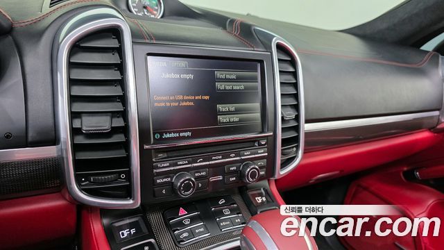 Porsche Cayenne 2016 — photo 14