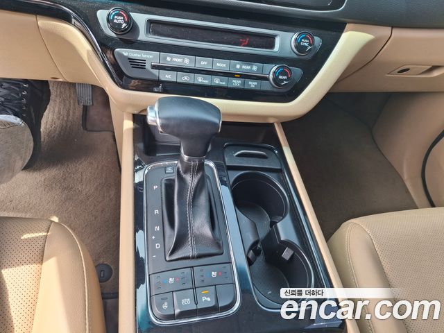 Kia Canival 2018 — photo 12