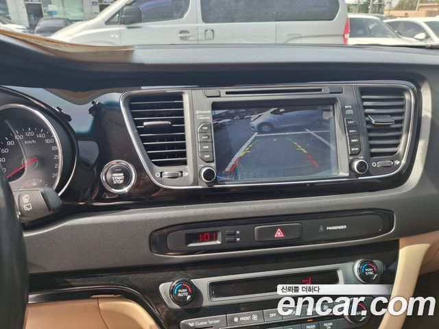 Kia Canival 2018 — photo 14