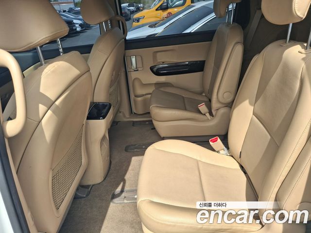 Kia Canival 2018 — photo 16