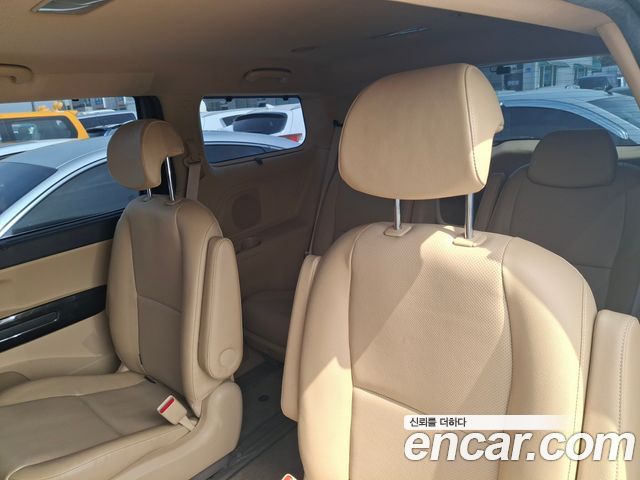Kia Canival 2018 — photo 17