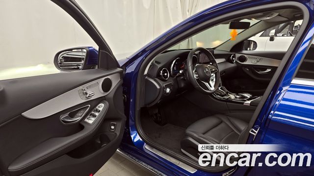 Mercedes-Benz C-Class 2020 — photo 10