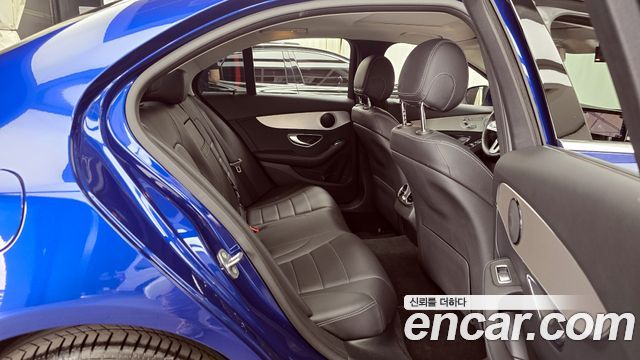 Mercedes-Benz C-Class 2020 — photo 12