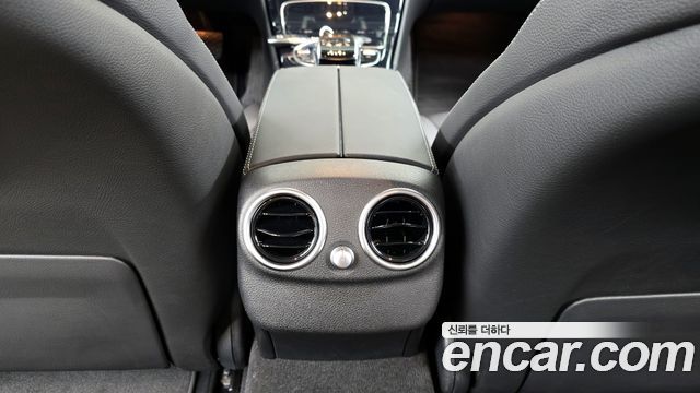 Mercedes-Benz C-Class 2020 — photo 19