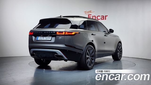Land Rover Range Rover Velar 2019 — photo 2
