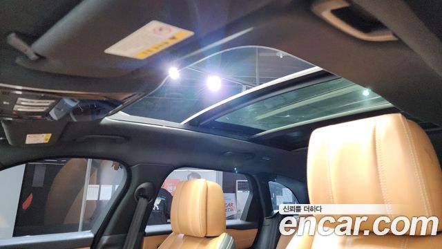 Land Rover Range Rover Velar 2019 — photo 22
