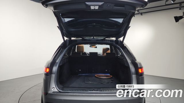 Land Rover Range Rover Velar 2019 — photo 24