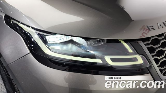 Land Rover Range Rover Velar 2019 — photo 8