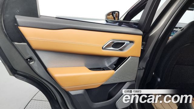 Land Rover Range Rover Velar 2019 — photo 15