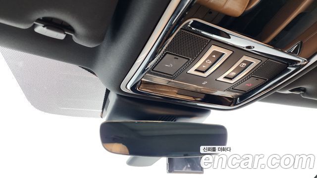 Land Rover Range Rover Velar 2019 — photo 31