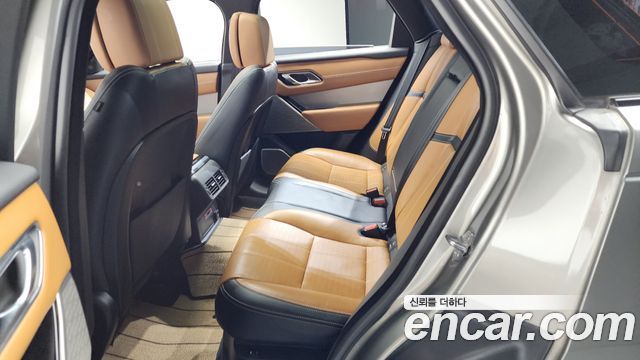 Land Rover Range Rover Velar 2019 — photo 32