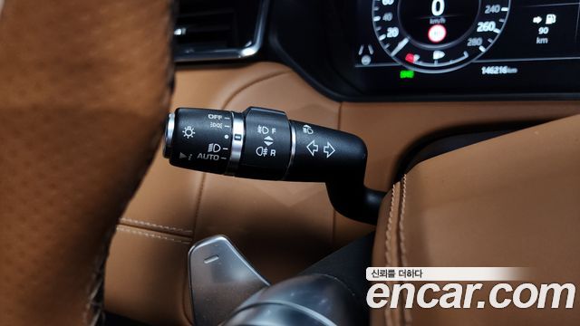 Land Rover Range Rover Velar 2019 — photo 34