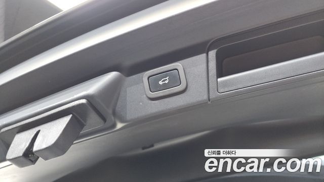 Land Rover Range Rover Velar 2019 — photo 35