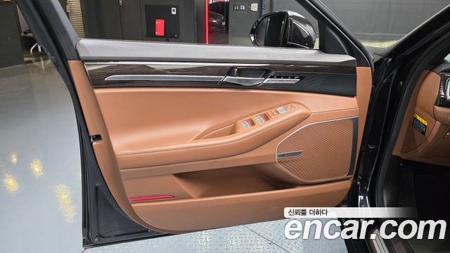 Genesis G90 2019 — photo 14