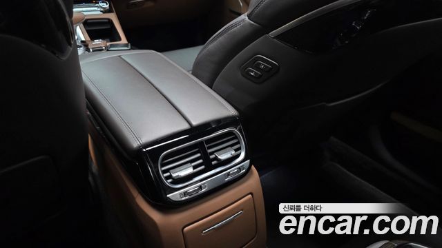 Genesis G90 2019 — photo 29