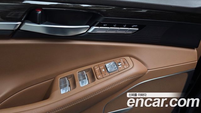 Genesis G90 2019 — photo 32