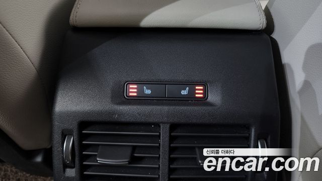 Jaguar E-PACE 2018 — photo 15