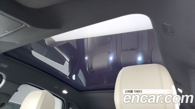 Jaguar E-PACE 2018 — photo 18