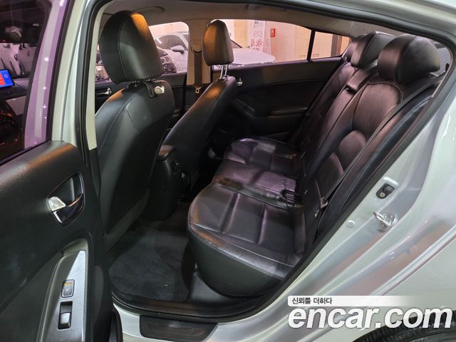 Kia K3 2017 — photo 7