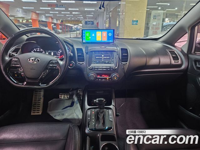 Kia K3 2017 — photo 8