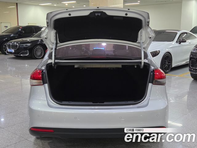 Kia K3 2017 — photo 19