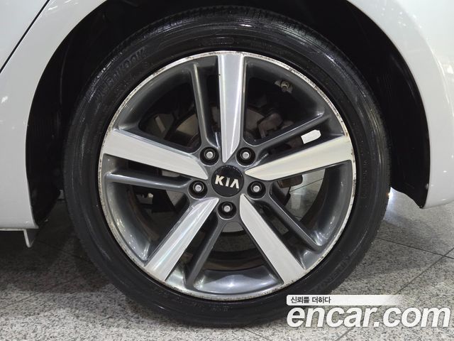 Kia K3 2017 — photo 20