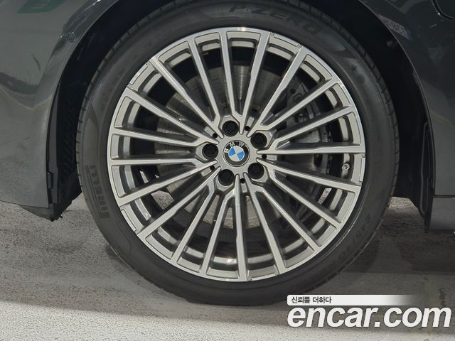 BMW 7-Series 2021 — photo 5