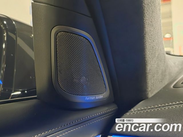 BMW 7-Series 2021 — photo 17