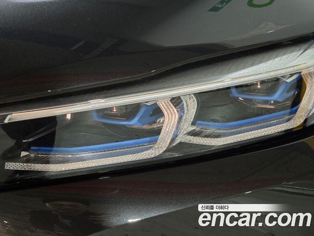 BMW 7-Series 2021 — photo 20