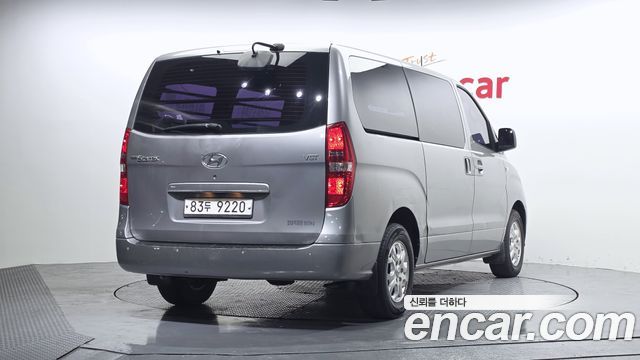 Hyundai Starex 2015 — photo 2