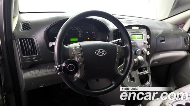 Hyundai Starex 2015 — photo 11