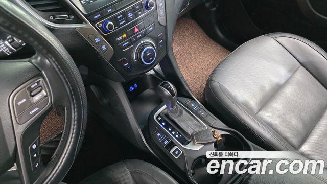 Hyundai Santafe 2016 — photo 12