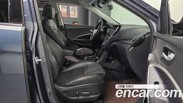 Hyundai Santafe 2016 — photo 16