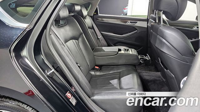Genesis G80 2017 — photo 17