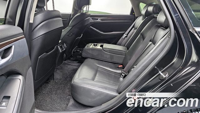 Genesis G80 2017 — photo 18